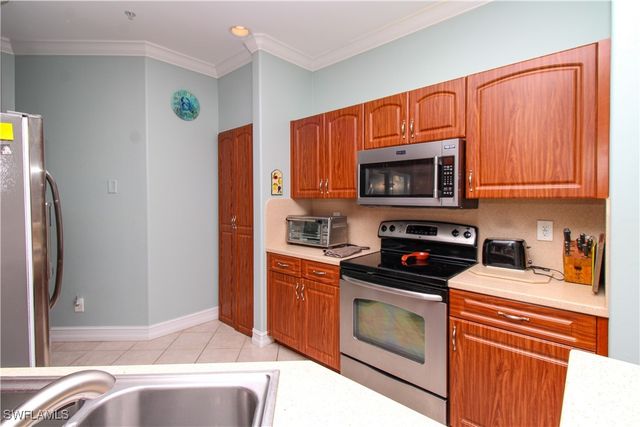 817 Carrick Bend CIR 101, Naples, FL 34110