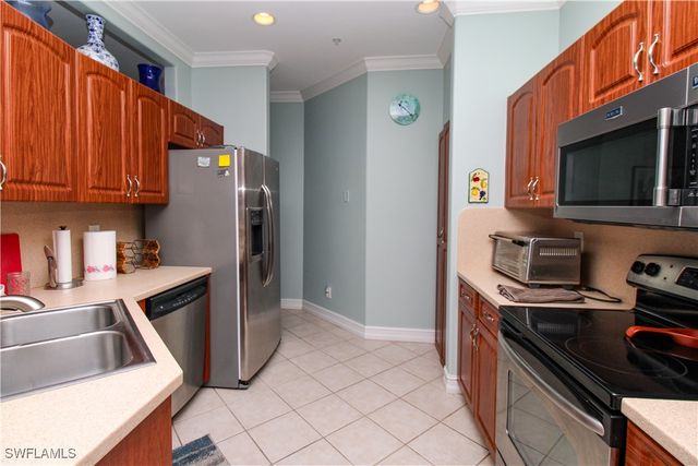 817 Carrick Bend CIR 101, Naples, FL 34110