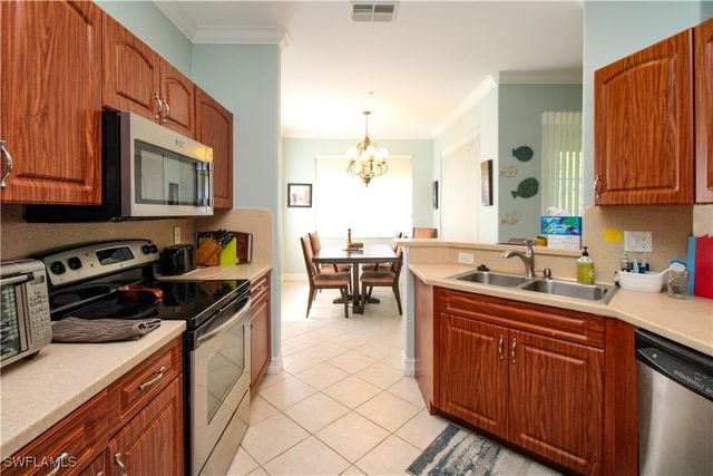 817 Carrick Bend CIR 101, Naples, FL 34110