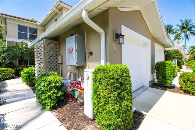 817 Carrick Bend CIR 101, Naples, FL 34110