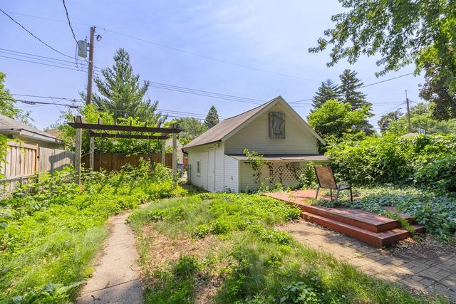 3805 35th Avenue S, Minneapolis, MN 55406
