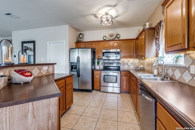 141 Falcon Crossing, Cibolo, TX 78108