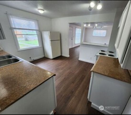 12524 Addison Street SW, Lakewood, WA 98499