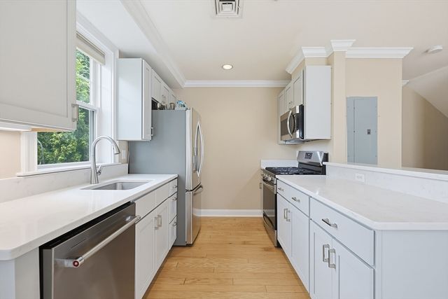 12 Honora Ln 12, Bourne, MA 02532