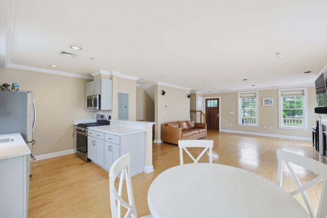 12 Honora Ln 12, Bourne, MA 02532