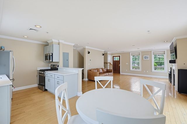 12 Honora Ln 12, Bourne, MA 02532