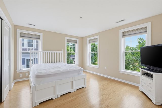12 Honora Ln 12, Bourne, MA 02532