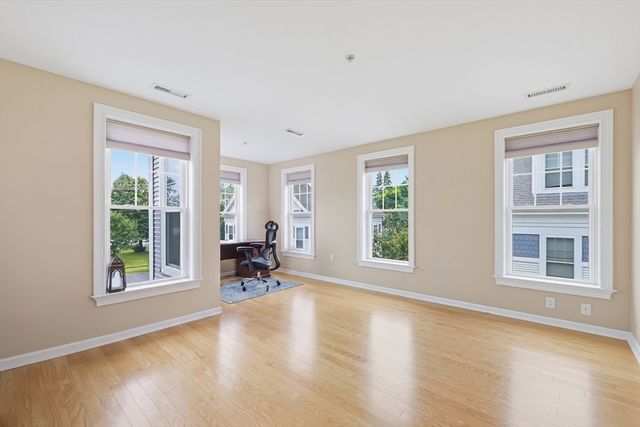 12 Honora Ln 12, Bourne, MA 02532