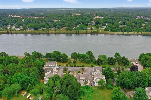 12 Honora Ln 12, Bourne, MA 02532