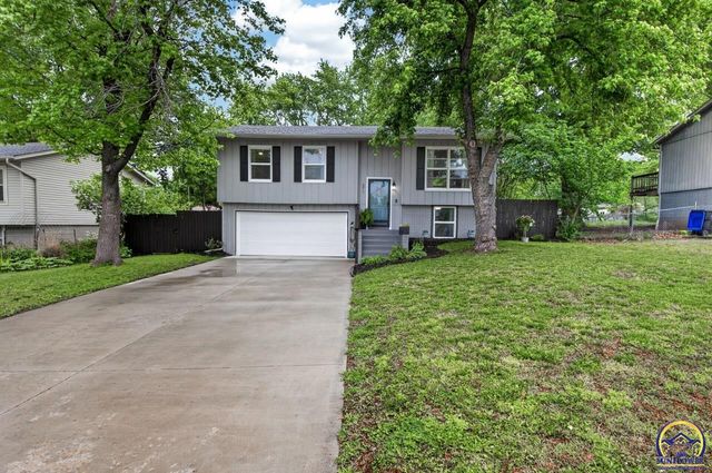 211 W 4th St, Auburn, KS 66402