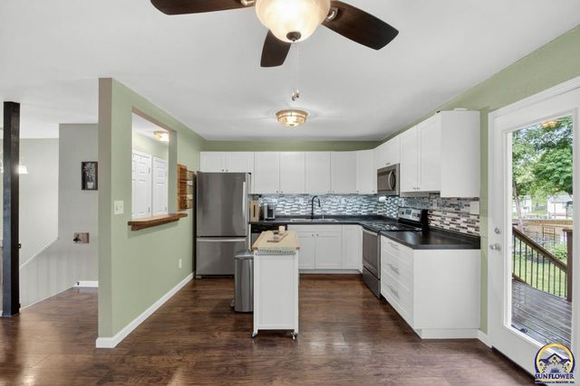 211 W 4th St, Auburn, KS 66402