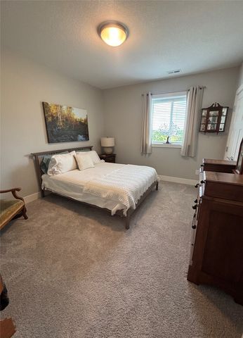 2704 Yordi Drive, Norwalk, IA 50211