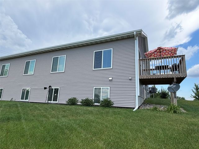 2704 Yordi Drive, Norwalk, IA 50211