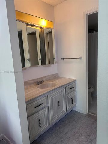 7021 Environ Boulevard 317, Lauderhill, FL 33319