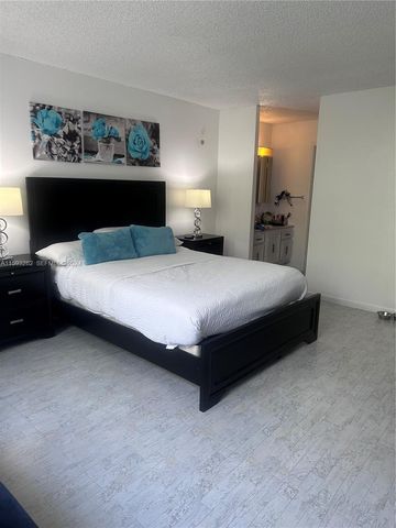 7021 Environ Boulevard 317, Lauderhill, FL 33319