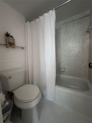 7021 Environ Boulevard 317, Lauderhill, FL 33319