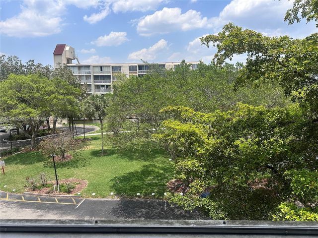 7021 Environ Boulevard 317, Lauderhill, FL 33319