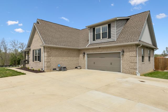 26 Bunting Ln, Summertown, TN 38483