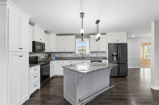 26 Bunting Ln, Summertown, TN 38483