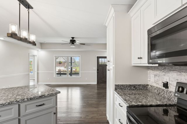 26 Bunting Ln, Summertown, TN 38483