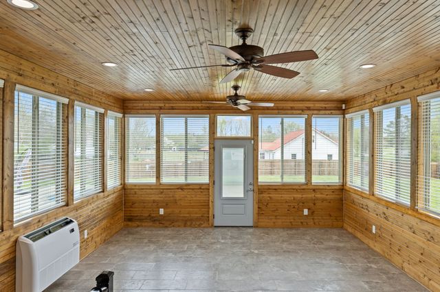 26 Bunting Ln, Summertown, TN 38483