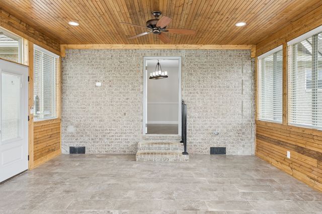 26 Bunting Ln, Summertown, TN 38483