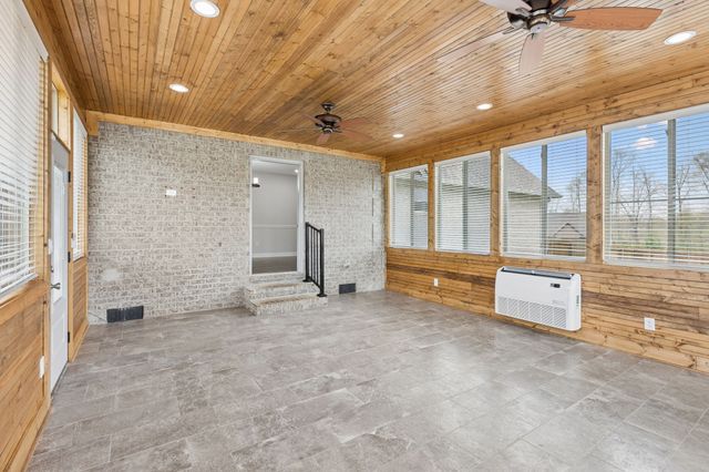 26 Bunting Ln, Summertown, TN 38483