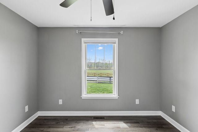 26 Bunting Ln, Summertown, TN 38483