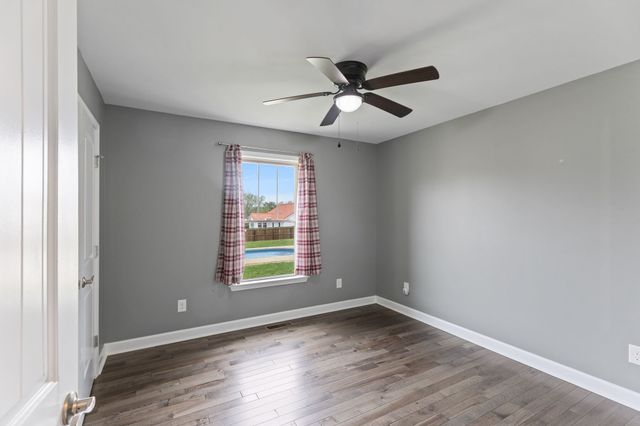 26 Bunting Ln, Summertown, TN 38483