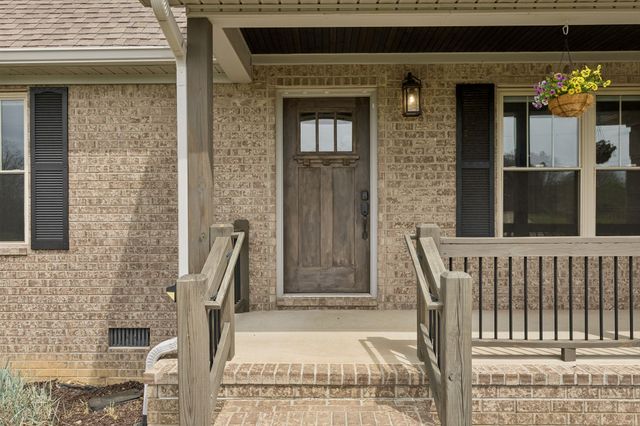 26 Bunting Ln, Summertown, TN 38483