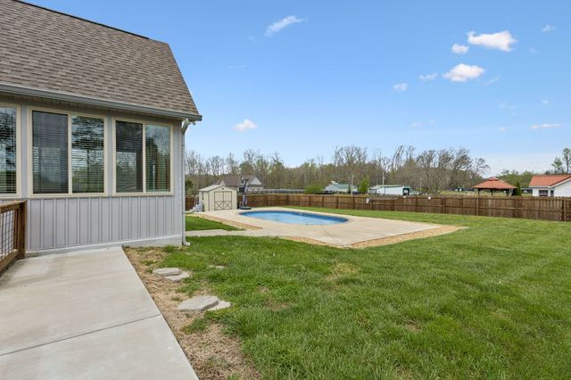 26 Bunting Ln, Summertown, TN 38483