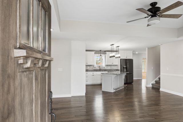 26 Bunting Ln, Summertown, TN 38483
