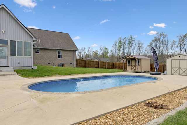 26 Bunting Ln, Summertown, TN 38483
