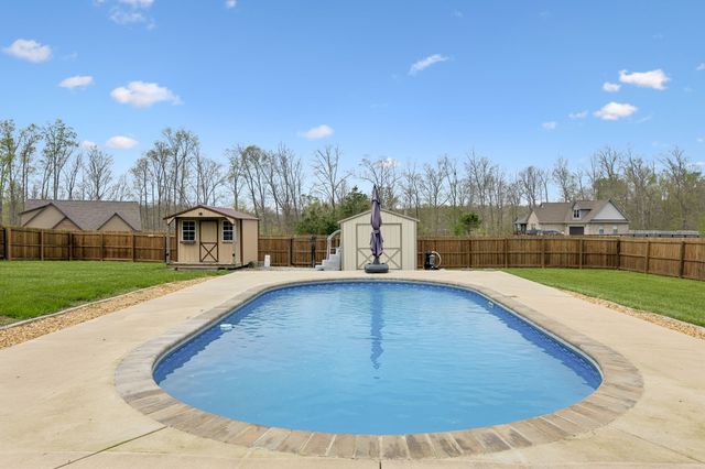 26 Bunting Ln, Summertown, TN 38483