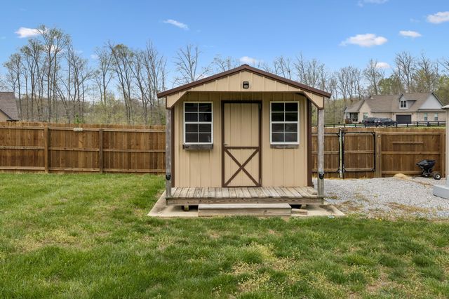 26 Bunting Ln, Summertown, TN 38483