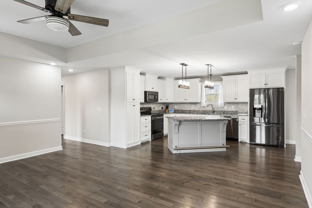 26 Bunting Ln, Summertown, TN 38483
