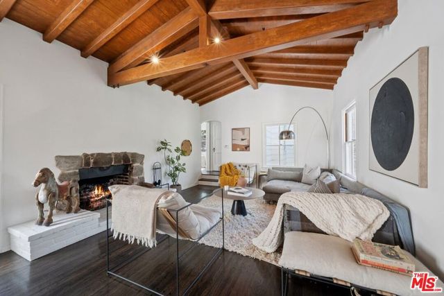 8420 La Tuna Canyon Road, Sun Valley, CA 91352