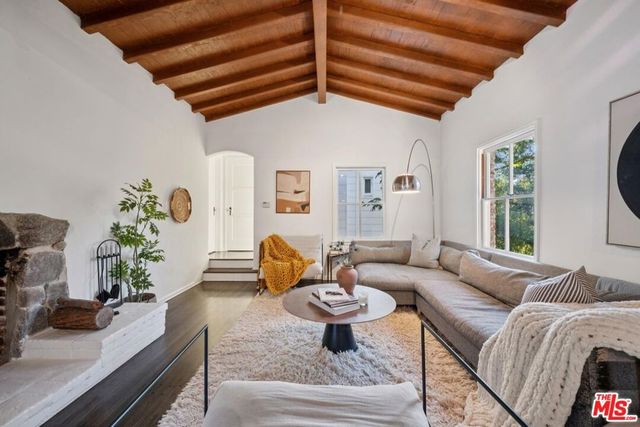 8420 La Tuna Canyon Road, Sun Valley, CA 91352