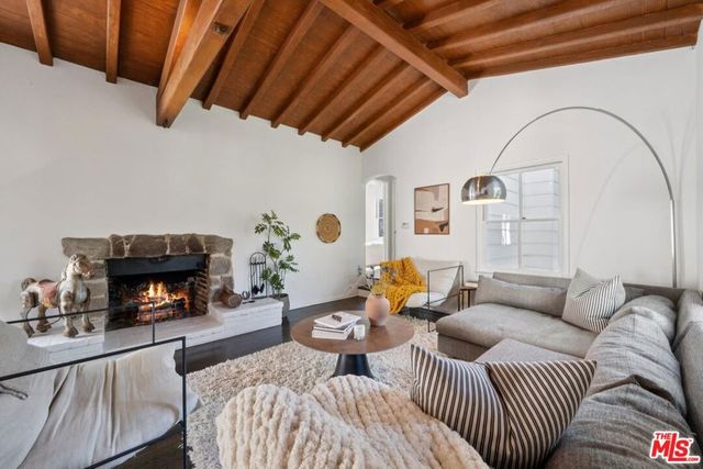 8420 La Tuna Canyon Road, Sun Valley, CA 91352