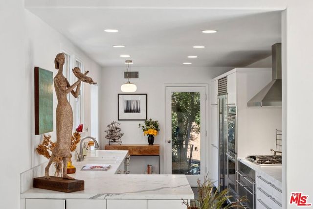 8420 La Tuna Canyon Road, Sun Valley, CA 91352