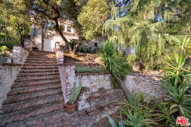 8420 La Tuna Canyon Road, Sun Valley, CA 91352