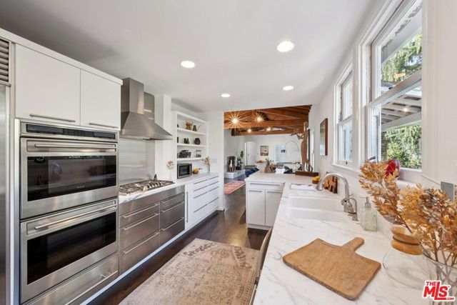 8420 La Tuna Canyon Road, Sun Valley, CA 91352