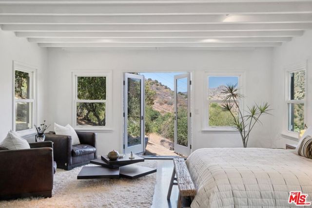 8420 La Tuna Canyon Road, Sun Valley, CA 91352