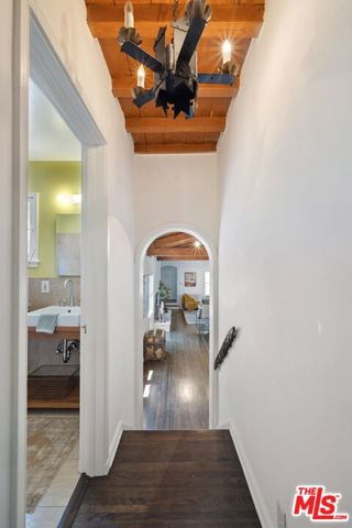 8420 La Tuna Canyon Road, Sun Valley, CA 91352