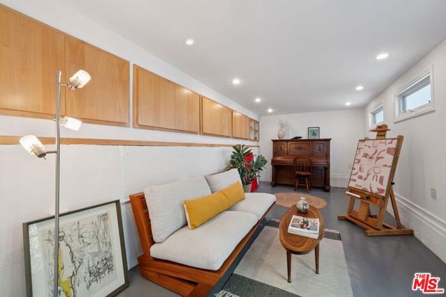 8420 La Tuna Canyon Road, Sun Valley, CA 91352