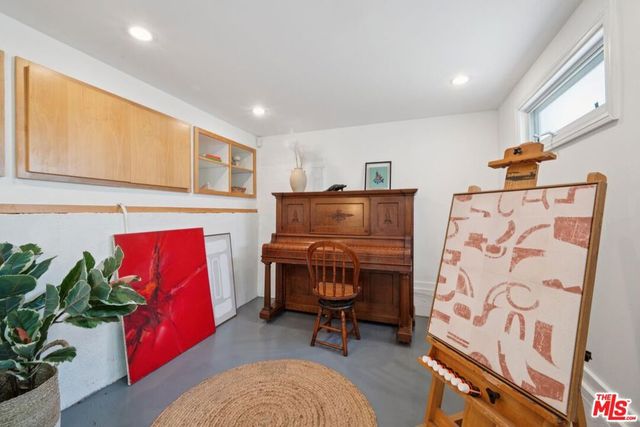 8420 La Tuna Canyon Road, Sun Valley, CA 91352