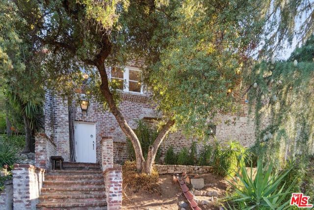 8420 La Tuna Canyon Road, Sun Valley, CA 91352