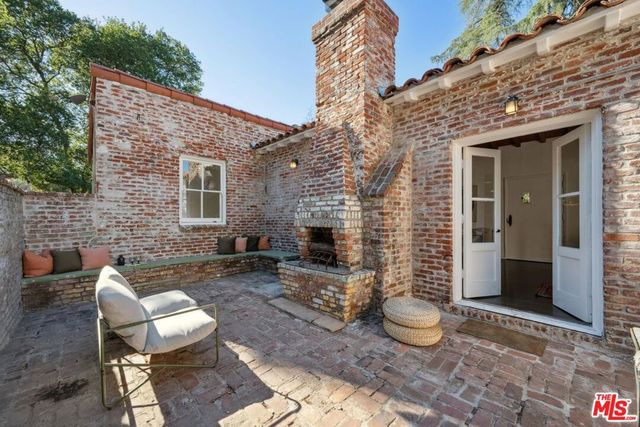 8420 La Tuna Canyon Road, Sun Valley, CA 91352