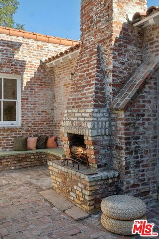 8420 La Tuna Canyon Road, Sun Valley, CA 91352