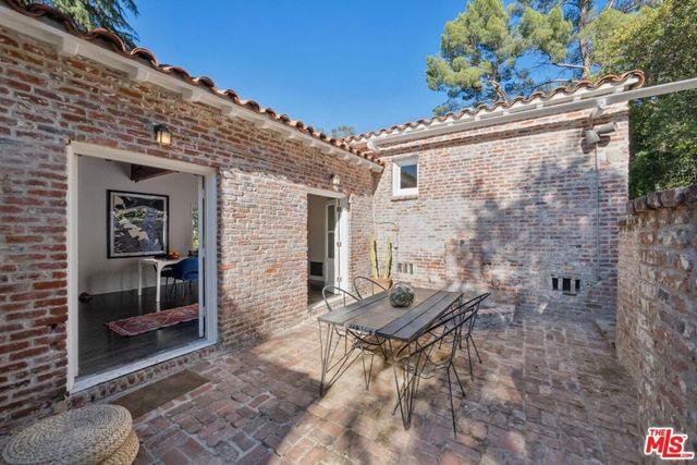 8420 La Tuna Canyon Road, Sun Valley, CA 91352